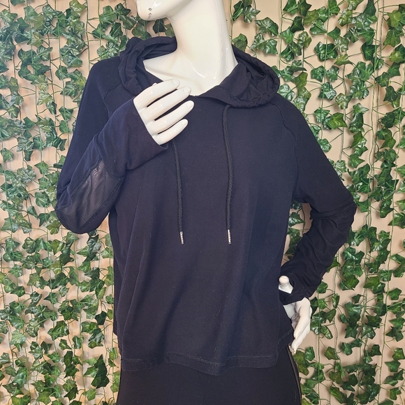 Move By Ardene Women's Black Mesh Raglan Sleeves Workout Hoodie size M - Picture 2 of 13